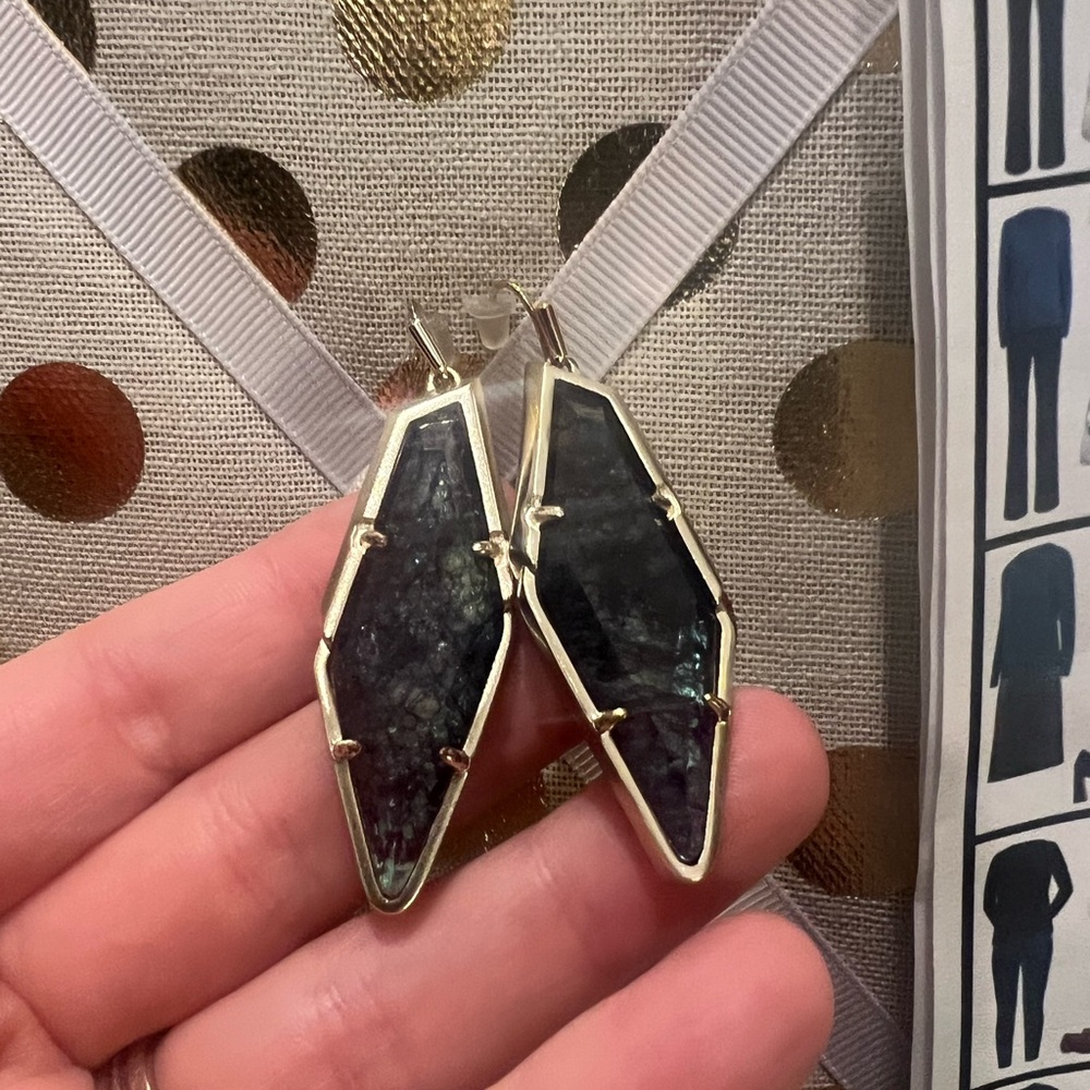 Kendra Scott Gorgeous color!
